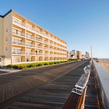 Howard Johnson By Wyndham Ocean City Oceanfront Exterior photo