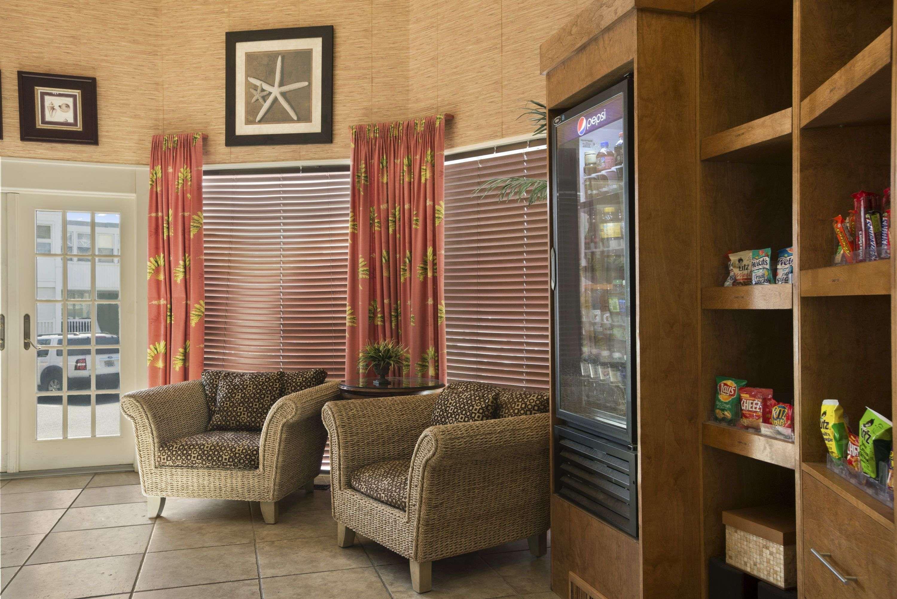Howard Johnson By Wyndham Ocean City Oceanfront Exterior photo